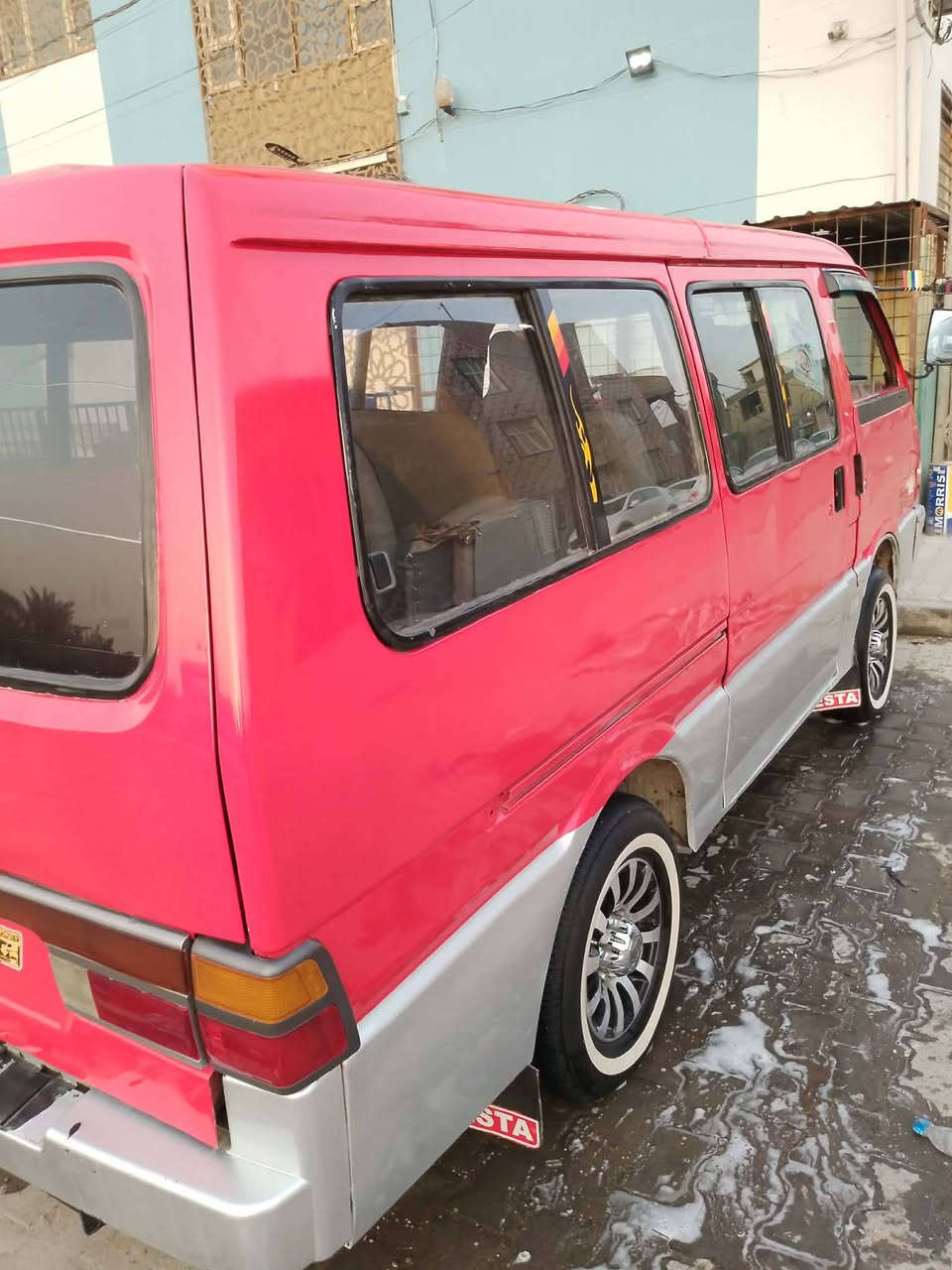 السلام عليكم كيا بستا للبيع موديل 93 نجف الماني سنويه الى2027 وكاله عامه باسمي اربع شواصي مكفولات حداديه تخم تاير كهربائيات مصفره هيئه ومرور كير اكسل مكفولات المكينه بيه بخار السعر 45$ وبيه مجال المكان نجف كوفه للاتصال على ***********
