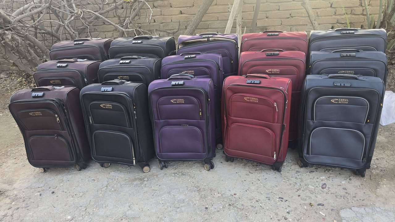 مرحبا
توفرت شروه جنط سفر ٤ تاير قبضات جانبيه  سحاب يتكبر ويتزغر  بحدود ٢٠٠ سيت ثلاثي بكل الاوان 
مكاني بالحله  
واتساب ***********
