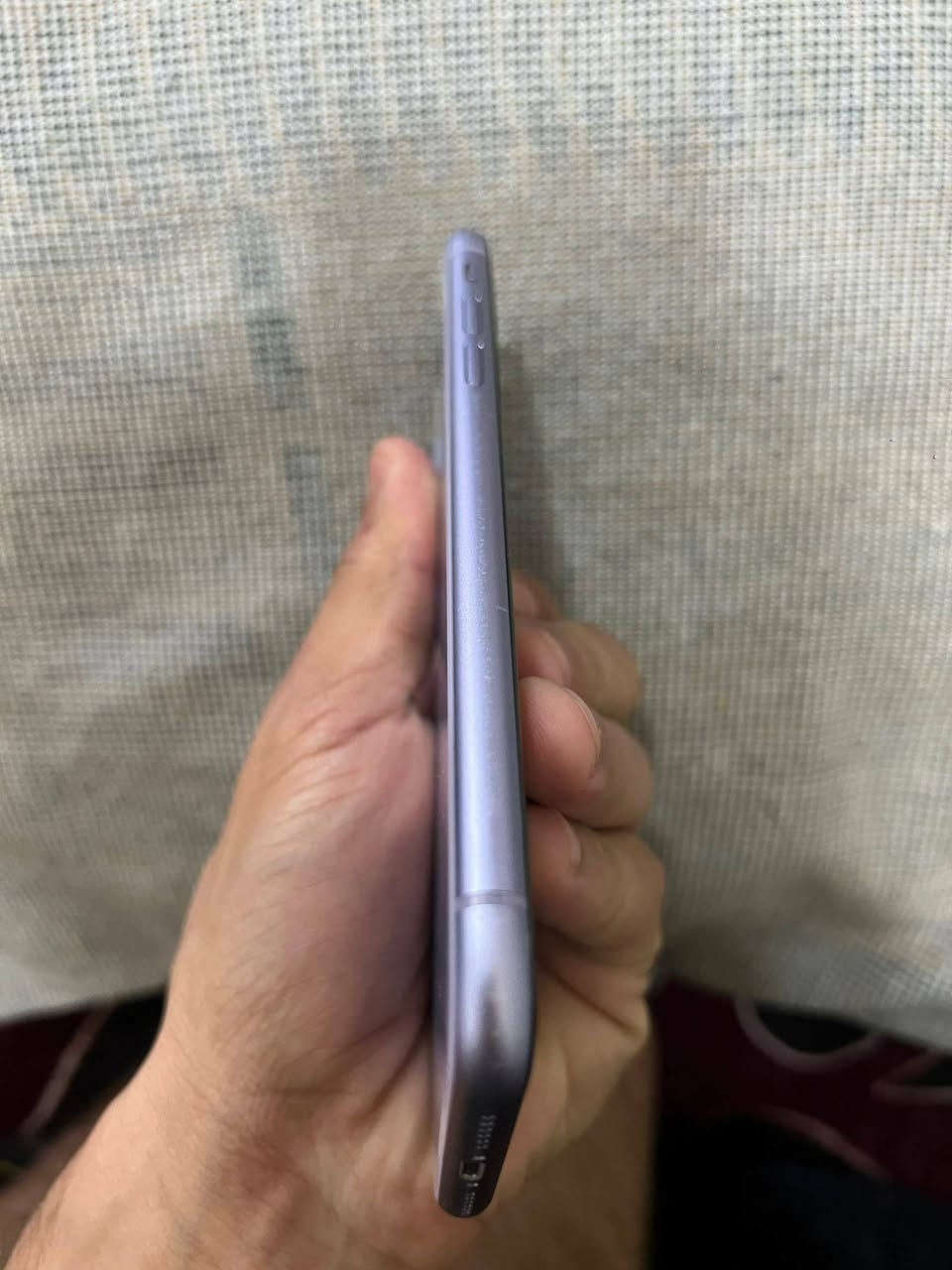 ايفون 11 ذاكره 64 يوجد طخه بالشاشة و الكاميرا الاماميه تحتاج تنظيف سعر 160 الف قفل قفل بدون عمله لون مميز جدا بطاريه 100 جديده ***********
