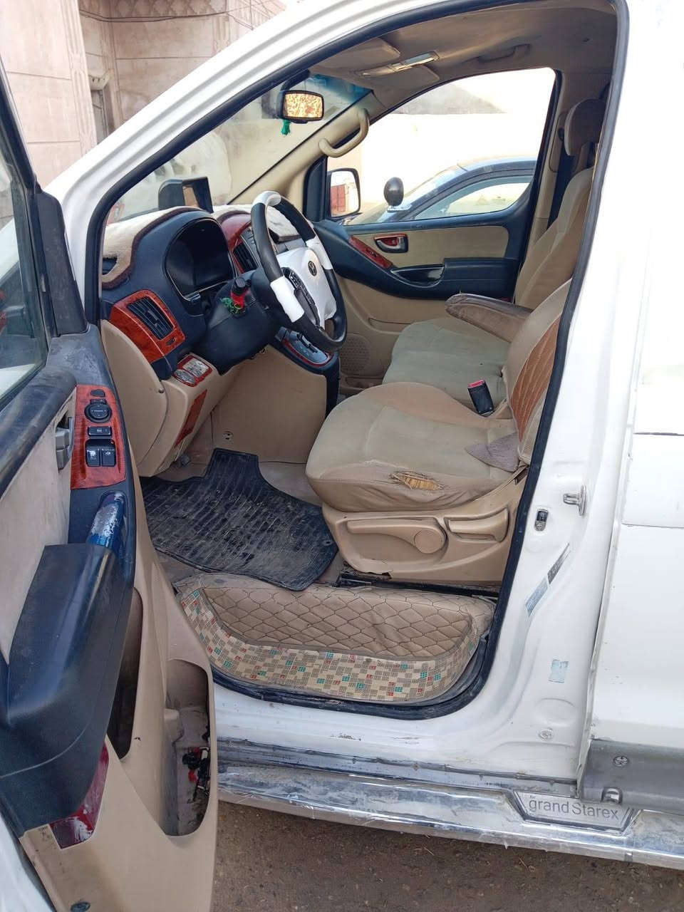 استاركس 2011 مسكر اوتماتيك
مكينه  شرط لا تنقيص ولا تبخير                

الكير. شرط 

تخم تاير 

حداديه قبل شهرين مبدله 

منظومة التبريد جديده 

لايت زنون 

رقم كربلاء دولي بأسمي 

عنوان الشطره. 

السعر ١٣٥وبيه مجال قليل 

باب السائق صبغ. من الداخل والخارج +جاملغ امامي مبدل 

باقي السياره كفاله  

اقرى المنشور قبل لا تخابرني 
كل تفاصيله بلمنشور
***********
