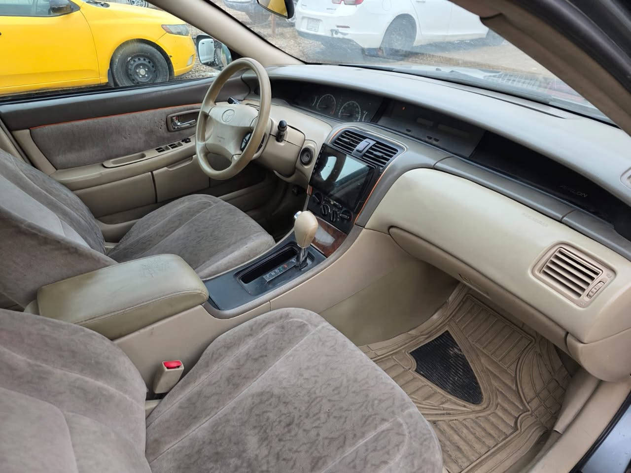 افلون أمريكية
موديل ٢٠٠٢ 
مصبوغة عام 
كير ومحرك وحدانية
على الشرط 
السعر (٦٨) ورقة 
***********
