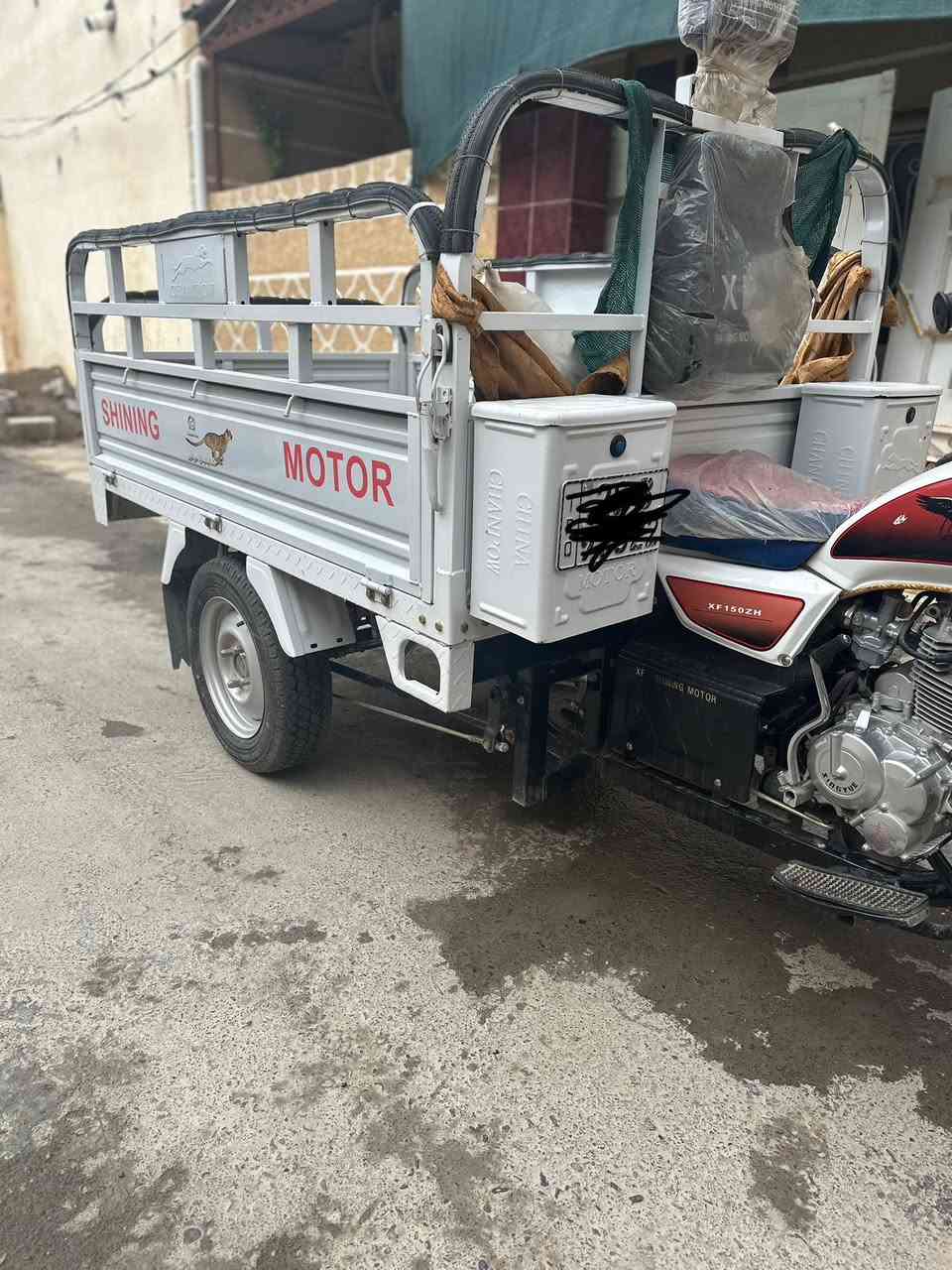 السلام عليكم ،، كما موضح بالصور ، ستوتة موديل 23 ماشيه شي بسيط كلش نظافه فول مرقمه سنويه بأسمي وتحويل ثاني يوم ، للاستفسار ***********
