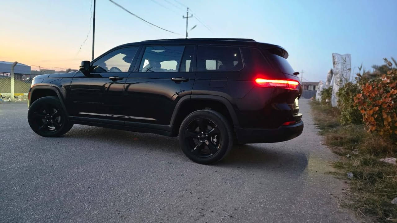 سلام عليكم
للبيع بدون مراوس
جيب موديل 2023
 السيارة 7 راكب   vip
 جاملغ وبنيد فقط 
الون 🖤
صور حادث  خاص
فول موصفات رقم اربيل تريد تحويل تريد وكاله حاضر اني 
/ السعر 260 بيه مجال بسيط /***********
