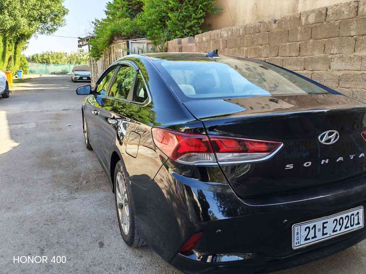 سوناتا ٢٠١٨  الشكل الجديد رقم شمالي دولي رقم سنويه هزه فحص جديد محرك ٢٤٠٠ شاشه كبيرا كامرا دواره فوول تحكمات نظام تقليل صرف وقود مخرج اوكس تبريد امامي خلفي يدات نيكل تحويل وكاله جاهز بآسمي بيه ٤ قطع صبغ بدون لغود بدون شواصي مكينه كير صدر تبريد جديد جاهز السعر 105  الاتصال  ***********
