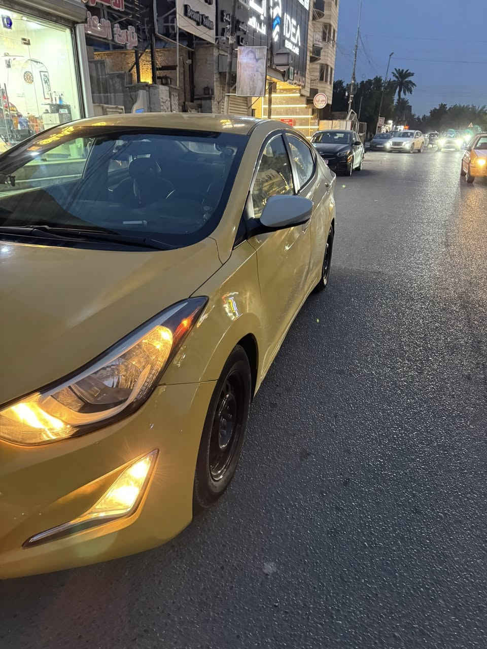 السلام عليكم النترا 2015 رقم بغداد بسمي تحويل ثاني يوم  السياره حادثها جاملغ ايمن والسياره  اللغود وشواصي كفالة عامة السيارة نصبتها حلوة السعر 114 وبيها مجال قليل مكاني بغداد الرئاسة رقم الهاتف ***********
