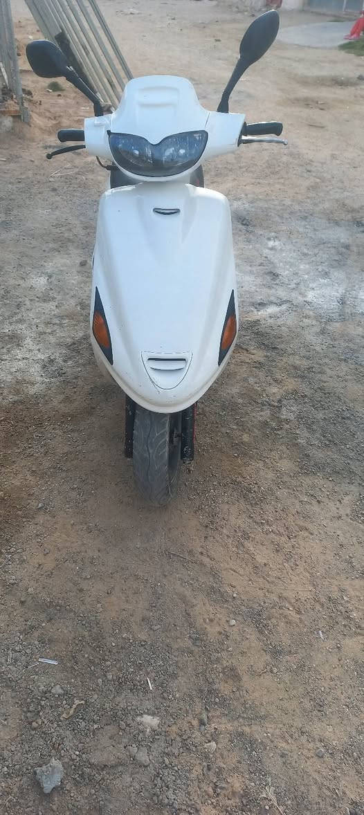 دراجه فراشه فحل حاويه جديده مامفتوحه 
العنوان الحيدرية خان نص  السعر 600
***********
