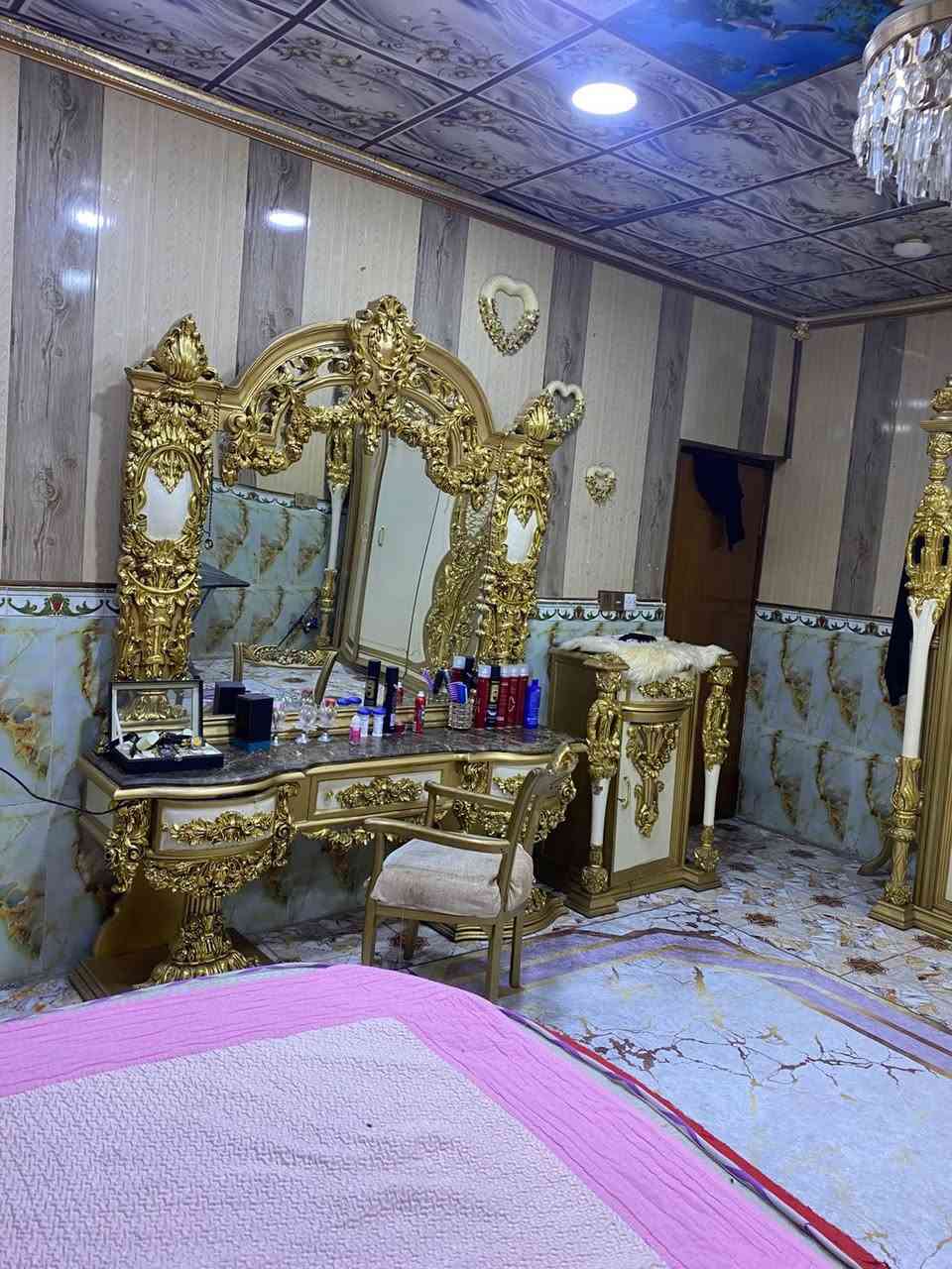 السلام عليكم غرفه زان دمياطي مصري نضيفه جدا جدا مكان الغرفه بصره العاليه مليون 700   بيه مجال ***********
