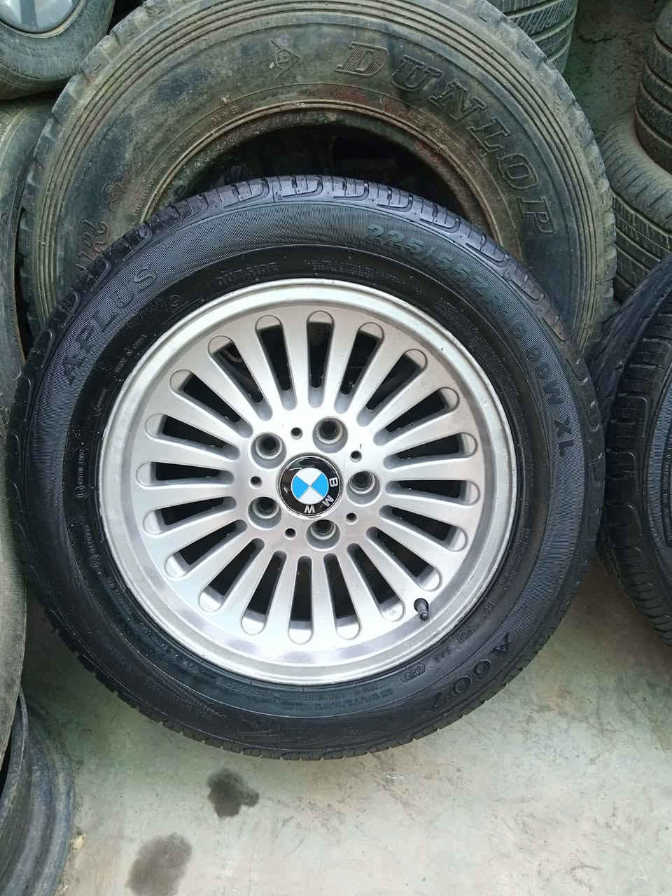 تاقم تایەو ویلی بیلادی  BMW
قیاسی 16
***********
***********
175$

