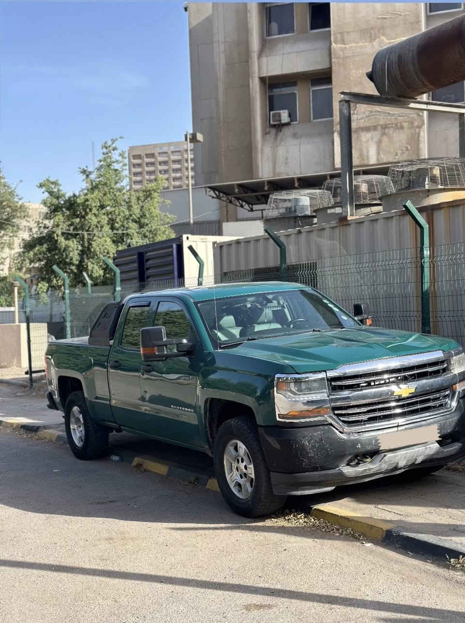 للبيع | شفروليه سيلفرادو 2016
محرك 5.3L V8 قوي

📍 الموقع: بغداد

    السعر : 165$

المواصفات:

• ناقل حركة أوتوماتيك

• العداد: 94,000 كم

• رقم أربيل سنوية – تحويل مباشر

• السيارة كاملة ولا يوجد أي نقص

• تعمل على البنزين العادي ووضعها ممتاز جداً

📌 تفاصيل العجلة وتقريرها  موجود والحادث بسيط جدا وموضح في الصورة   

التواصل مع الرقم : ***********
