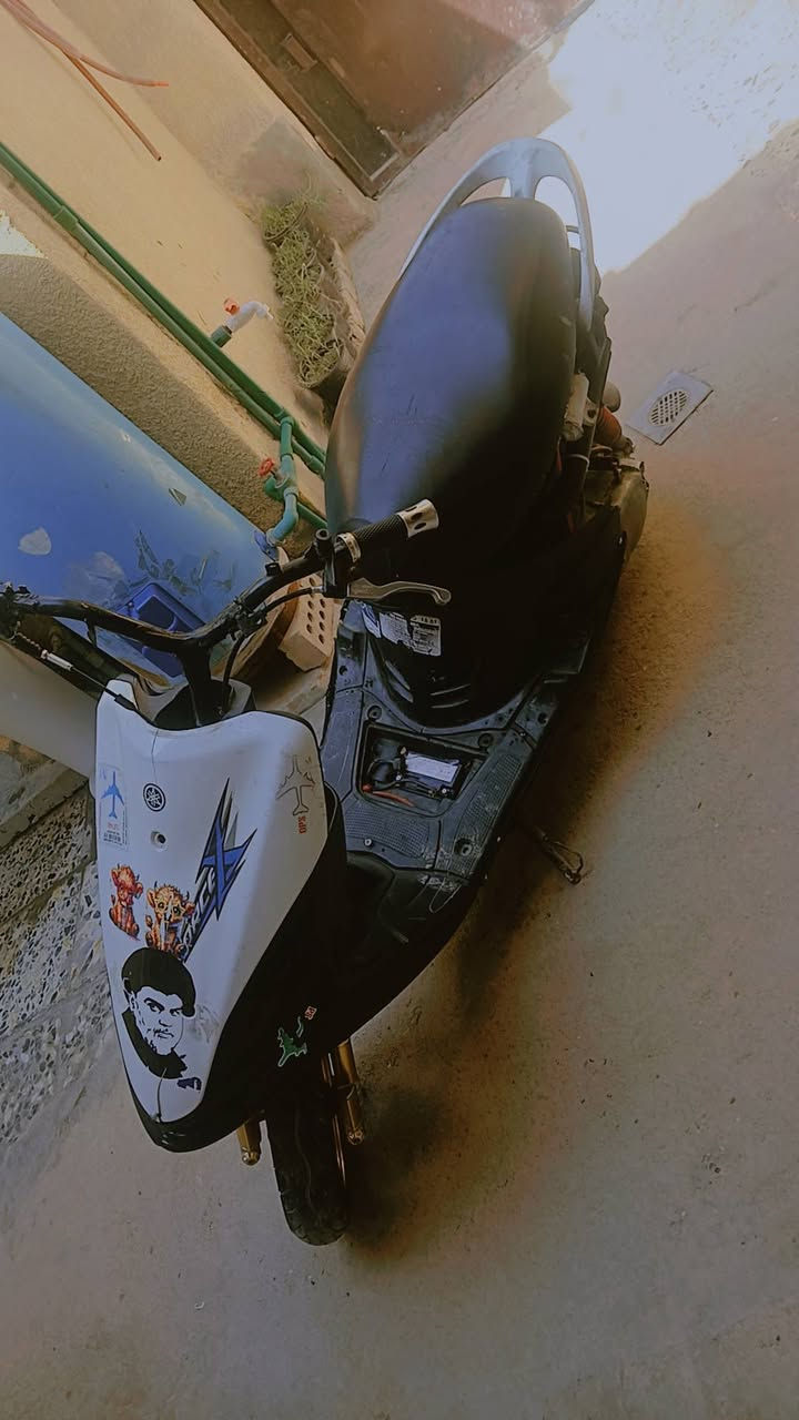 سلام عليكم دراجه للبيع سكنس قجمه دراجه الباتري كاعد جانت تشتغل ومابيهه شي وذب دهن من جوه قريب عل صره عنواني بغداد المشتل رقم الهاتف *********** واتساب موجود
