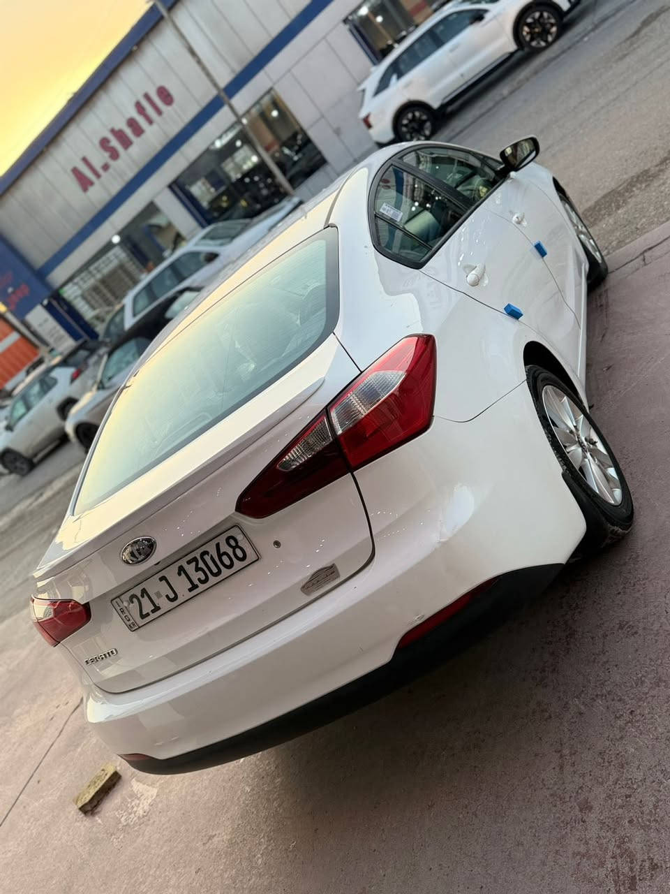 للبيع سيراتو خليجي محرك1600
دوش
بيها صبغ قطعتين
شاشة
كامرة 
السيارة جاهزه صدر تخم تاير 
السعر  109 الاتصال 
***********
