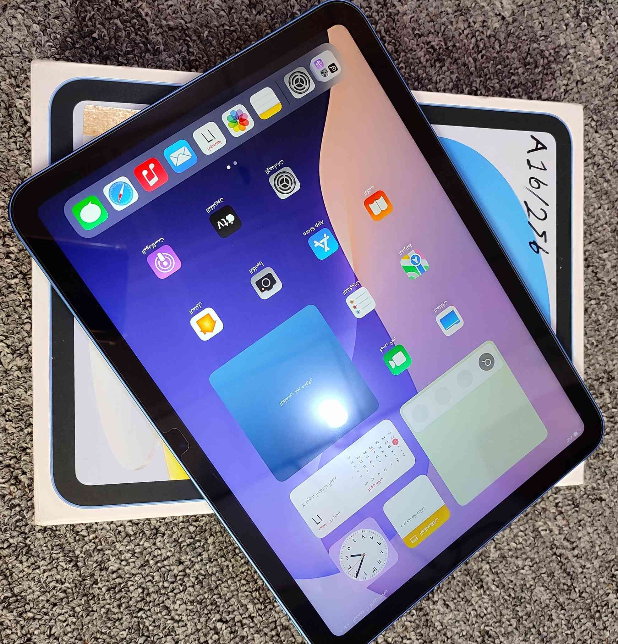 ايباد 11 A16
جهاز اخو جديد ذاكره (((256)))  
بطاريه 100🔋مشحون 35 مره 
نظافته 100 غراض كامله بعده بضمان 
جهاز مكفول ع الفحص 
السعر خاص 
مكاني نجف  ***********
