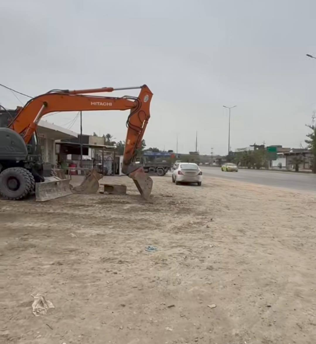 السلام عليكم 🌟
🔴 فرصة استثمارية ذهبية – أرض تجارية للبيع بموقع استراتيجي 🔴
📍 الموقع:
جمجمه الشمالي – مقابل استدارة المطاعم
خلف محكمة استئناف بابل مباشرة
منطقة حيوية جداً بحركة تجارية نشطة وعلى مدار اليوم 🔥
📐 المساحة: 400 متر مربع
📏 الواجهة: 16 متر (واجهة ممتازة للعرض التجاري)
📏 النزال: 25 متر
📄 الطابو: زراعي سند 25
💼 مثالية لإنشاء:
✔ عمارة تجارية متعددة الطوابق
✔ مجمع محلات أو ماركت
✔ عيادات طبية أو مكاتب شركات
✔ مطعم أو مشروع استثماري مربح
✨ الموقع قريب من المحاكم، المطاعم، والأسواق – يعني ضمان حركة وزبائن مستمرين.
📞 للاستفسار والحجز:
***********
