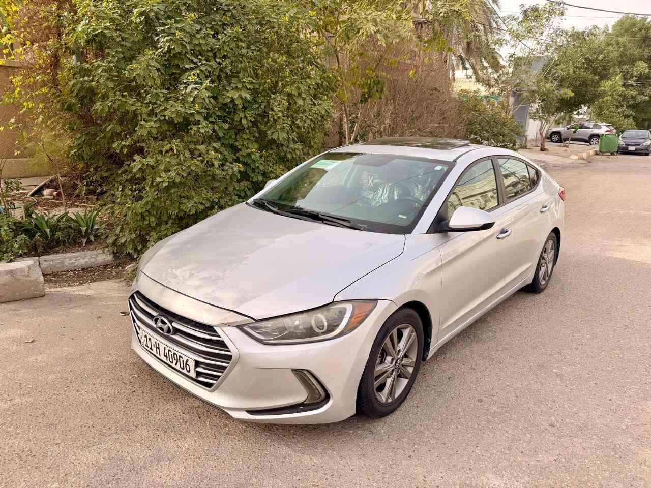 السلام عليكم ***********للبيع فقط السعر 123نهايته هواندي النترا محرك 2000 دوش وارد امريكي حادثه جدا بصيط  جاملغ خلفي وصبغ قبق جنطه السياره مكفوله من شواصي ولغود وتكم وحوض كله مكفول السياره بدون ايرباك 
فول مواصفات فتحه بصمه شاشه كامره دواره رادار جانبي حساس خلفي كشن كهربائي تبريد بيانو نضام سبورت ماشيه 100 
السياره جاهزه محرك وكير وحداديه بحاله ممتازه جدا 
رقم بغداد انكليزي سنويه لغايه 2030 تحويل مباشر السياره موجوده في كربلاء
