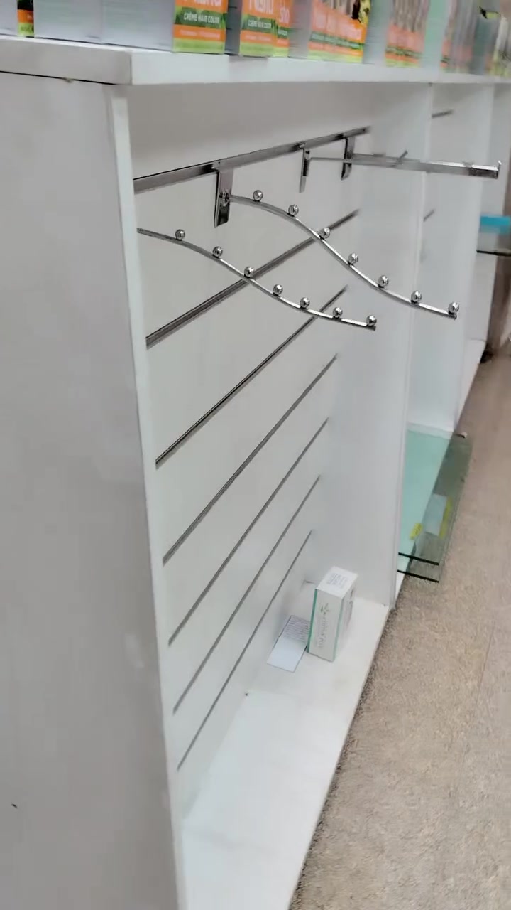 للبيع بسعر بلاش
ديكور و اثاث محل كامل للبيع
اذرع استيل هوكات تعليك الملابس
ذراع استيل الرفوف الجام
بوري كروم استيل جوكر جنكل
استاند ملابس 6 ازرع استيل
ميلكان نسائي
منزع خشب تركي بابين
شاشة اعلان خارجية حجم كبير مترين ونصف مع البرماج كامل
فاترينات وسطية جهتين راقية جدا جوكر تصير رفوف وتصير تعليك
ويتوفر اهواي مواد اخرى داخل المحل 
مكاني كركوك لاستفسار مراسلة الخاص او الاتصال على الرقم ***********
