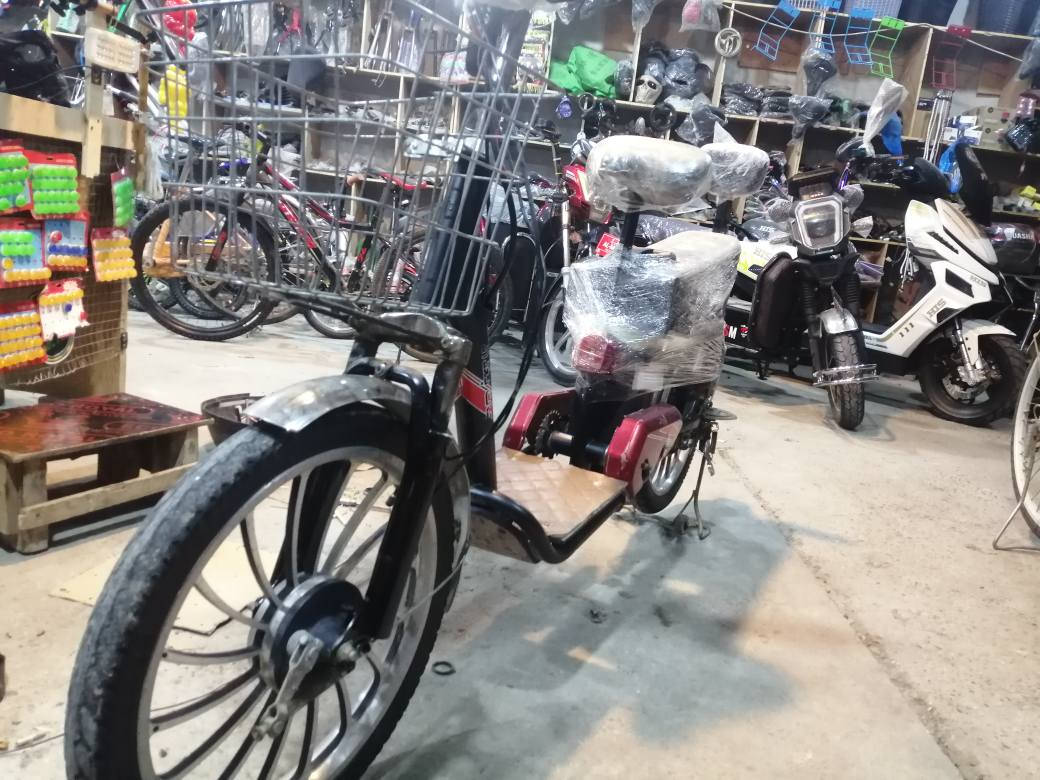 سلام عليكم
دراجه نوع بغداد
حجم 20خير من الله
بطاريات 10 سعر 150
***********
