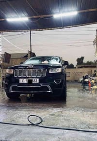 جيب لاريدو موديل ١٤ وارد امريكي حادثها جاملغ امامي ايسر وبنيد بدون ارب...