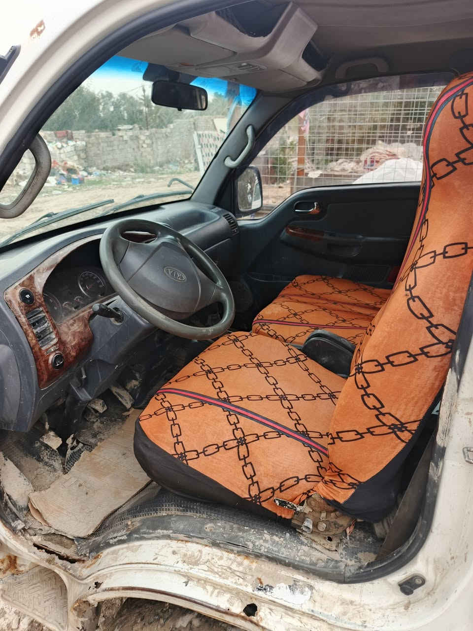 السلام عليكم كيا حمل مسكر 2007مكينه مال ٢٧٠٠سياره مكفولة من الصبغ  سياره خيرمن الله مكينه لاتبخير ولاتنقيص رقم بغداد انكليزي تحويل ثاني يوم المكان بغداد السعر 80وبيه مجال ***********
