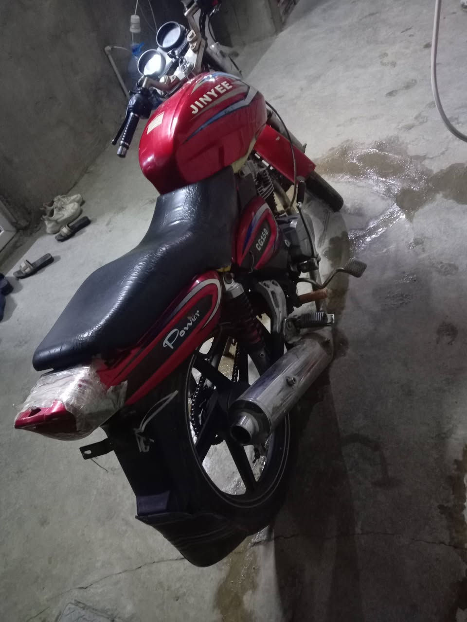 السلام عليكم دراجه للبيع موديل 2013 دراجه حلوه مقفوله من كل شيء سعر 275 وبي مجالن***********
