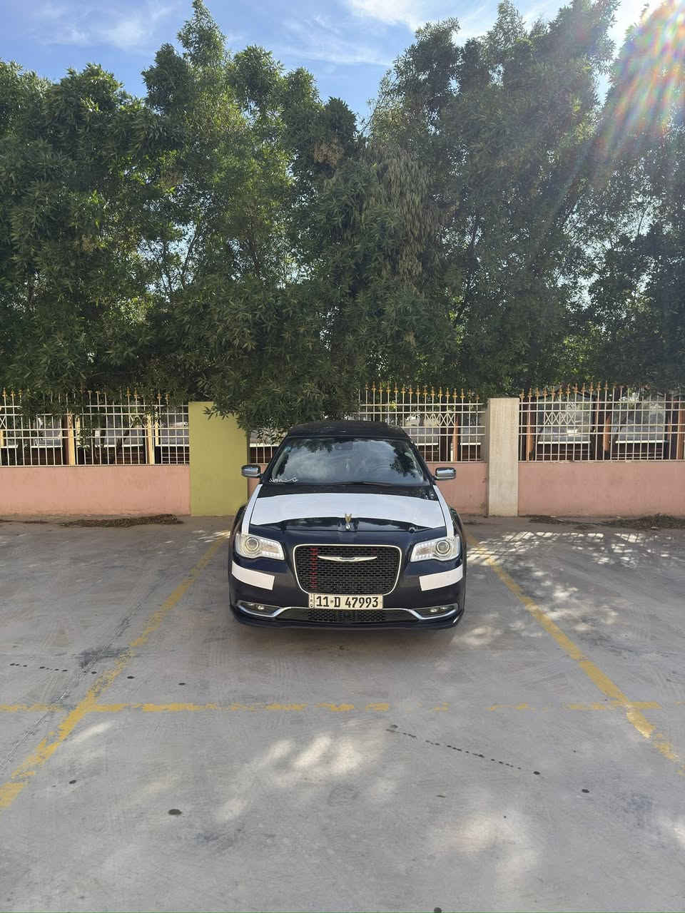 السلام عليكم 
 للبيع كرايسلر 300 limited  2018  (امريكي) 
            السيارة بلاتينوم فول الفول
     جديده جداً شرط التقرير و السونار 
 كفاله عامه من صبغ  حته دعامياتها
كفاله والكير والمكينه والاكسل وناشر السونار
السياره جديده بمعنئ الكلمة كارتون مال جناي 
ماشيه 62 الف ميل شرط الفحص والسونار
فول مواصفات ١/١  
حجم المحرك: 3600
كير ماوس 8 نمر 
دبل سلايت بانوراما 
تشغيل عن بعد 
شاشه جبيره   
حساسات اماميه + خلفية
رادار امامي تحديد مسار
رادار امامي مانع تصادم
رادار جانبي ب المري
سستم صوت 14 سماعة 
قطعتين تبريد ثلج 
كشن خزن ميموري 3 وضعيات
كشنات جلد اسود
مقاعد اثنين كهرباء (تدفئة+تبريد) 
كشن خلفية تدفئه
تدفئه بلاستيرن  
مري قلاب ويه ال R
مري معتم جانبي+وسطيه
اشاير ب المري+ترحيب
يدات ستيل اصل 
الداخل صاج ملكي  
شاشه كار بلي 
نظام_خرائط(نظام ملاحة)_Navigatio
كامرة خلفية اصلية
 استيرن كهرباء 
فول تحكم استيرن (جهتين امامي + جهتين خلفي)
 نضام eco اقتصادي
مري _جانبي_تدفئة
مرايا_جانبية_حساسة_للضباب_تعمل_تلقائياً  
لايت عدسة زينون يصعد وينزل ويه الستيرن 
كشافات زنون   
ويل حجم 18 مكسيكي اصلي   
السياره تو ويل  
صدر جديد  باتري جديد تخم تاير جديده  
منضومه تبريد+بانزين بلشرط كله جديد
الاسبير المقدس منازل مال وكاله 
السياره جديده بمعنئ الكلمه ولا كلوب مشتغل بلدشبول 
عليها منضومه زينون عدسات شرط نهار   
السياره ما مشتغله خط بشرط الفحص و الجديد مبين
رقم وهزه وسنويه كله جديد 
رقم بغداد بسمي شخصيآ

السعر 250$ وبيه مجال للطيبين 
للإستفسار / مكان السياره ديالى المقدادية 
***********
                  ***********
