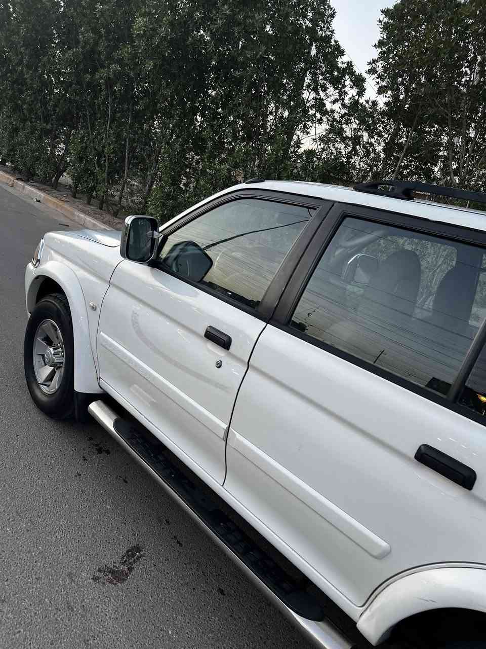 وين اليدور سياره مكفوله و فورويل 4X4
مسيوبيشي ناتيفيا 2006 مكفوله كفاله عامه 
كلشي بيها شغال وكفاله من محرك و من كير و لوكير و كشر و تبريد و اكسل
السباره جديده بمعنى الكلمه 
ها و الرقم بغداد ومكاني بعد بغداد
السعر ١٠٠ وبيها مجال للطيبين 
للاستفسار ***********
