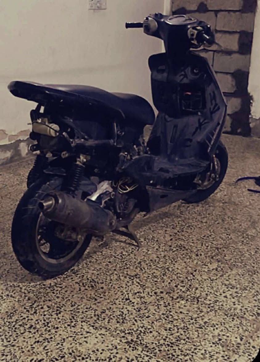 السلام عليكم كوم حديد شغاله بيه ماشه معوجه مكفوله من السرقه السعر ١٥٠ مكاني الحسينيه مال المعامل الاستفسار ***********وبيهه مجال حك الجيه
