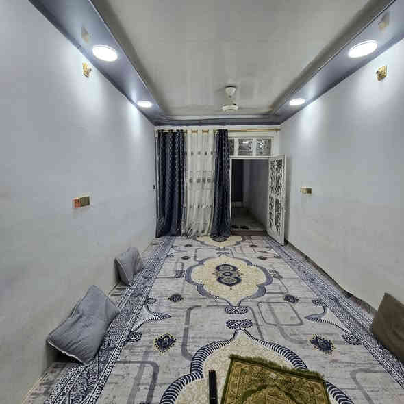 ١٠٠متر ٢٥مليون. براكيه مطار قديم  مقابل اسواق عسوله تجعيب وبناء بلوك عكاد  يحتوي على غرفه نوم صاله مطبخ صحيات استقبال  عنوان المكتب الكوفة شارع المعمل قرب شارع المطار القديم مجاور صيدليه بلال مقابل صيدليه زحل جوار شارع سيد حبيب 
***********
***********
