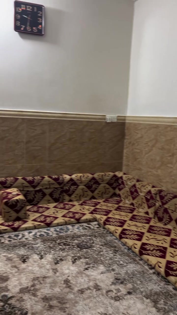 سلام عليكم كعده عربيه للبيع 7 دواشك السعر 300
***********
