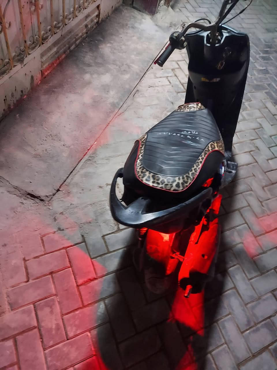 السلام عليكم للبيع درجه ماكس عدله مال لعب مكينه شلع و معدل مكاني بغداد الشعب رقم *********** كلش مابيه نكره سلف  رقم بي بس وتساب رقم الواتس بس وتساب
