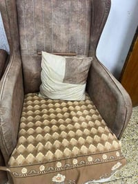 عدنه تخم كامل نضيف ع 500 وبي مجال عنوان شارع زين العابدين الرقم 077525...