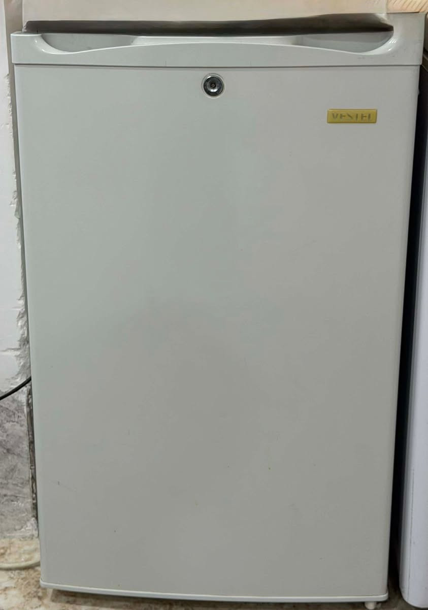 ئەم ئەشیایانە بۆ فرۆشتن هەموویان هی یەک ماڵە 
ئاوێنەکە نرخی 80هەزار سەلاجەکە 65هەزارە ئەوجیازەش30هەزار


**إذا كنت صاحب هذا الإعلان وتريد حذفه لأي سبب، رجاءا أرسل رسالة إلى الدعم الفني**