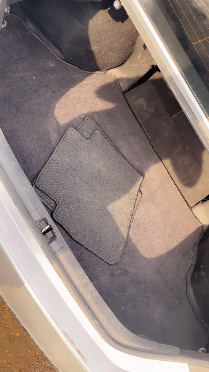 كامري se2023 بصمه رقم اربيل ترقيم اليوم دخول جديد بصمه سياره حادث جدا بسيط وبدون نقص برغي ماشيه بامريكا 
شباب شباب🙋‍♂️كلشي مذكور بلمنشور ورقم شاصي وصوره كامله 
لتخابر وتكول شنو تفاصيل رحمه الوالديك 
تبديل باب اصلي ونصبغ صار صبغ باب السايق جدا بسيط 
وداير جاملغ خلفي 
بيع فقط /بيع فقط 

مكان السياره بغداد البنوك

بيع فقط /بيع فقط 

 /فدوى قبل تتصل اقره شمكتوب 👆🙋‍♂️***********

السعر 188$ ماكو كامري بهذا سعر  

سياره باسم الشركه تريد تحويل تريد وكاله
