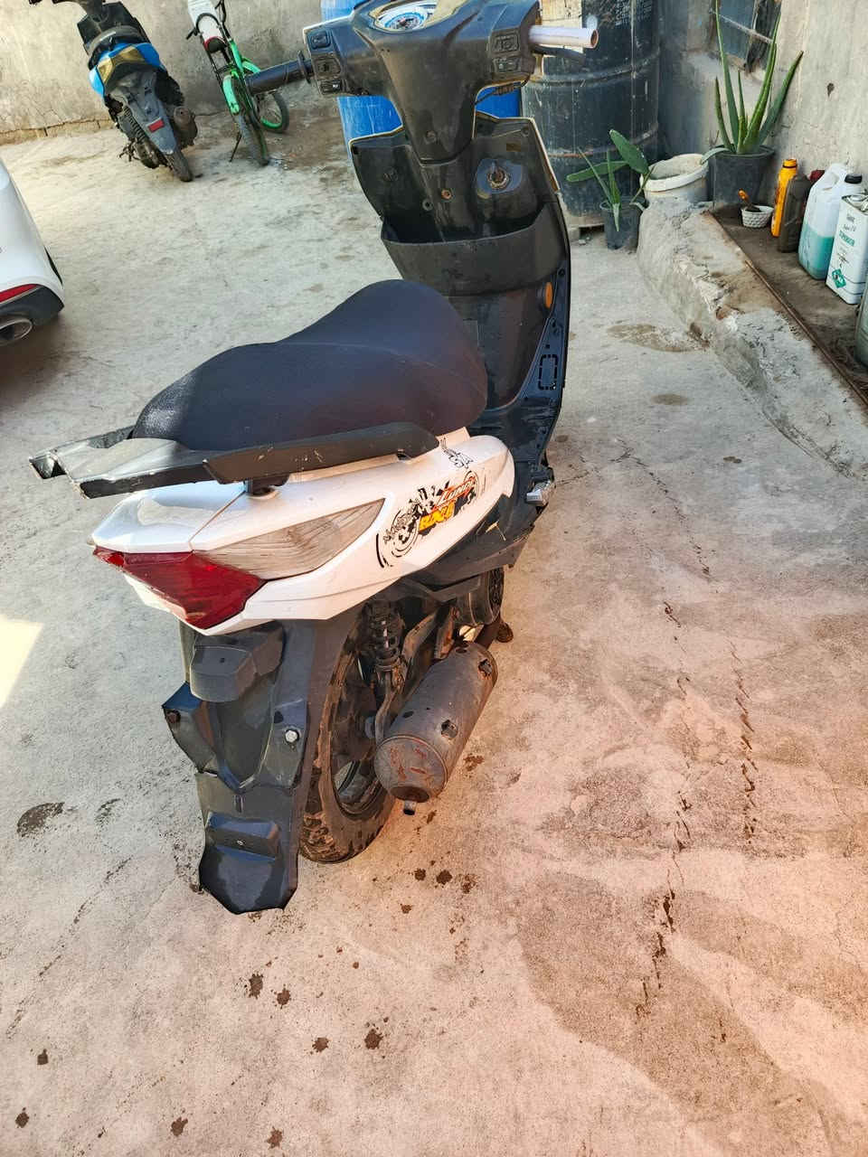 دراجه سيام للبيع سعره 150 مكاني بطويريج شغاله سلف بس باتريه ضعيف واشتغل هندر بس من دوسه يطلع صوت من تشتغل يروح كهربائيات كله شغاله


**إذا كنت صاحب هذا الإعلان وتريد حذفه لأي سبب، رجاءا أرسل رسالة إلى الدعم الفني**