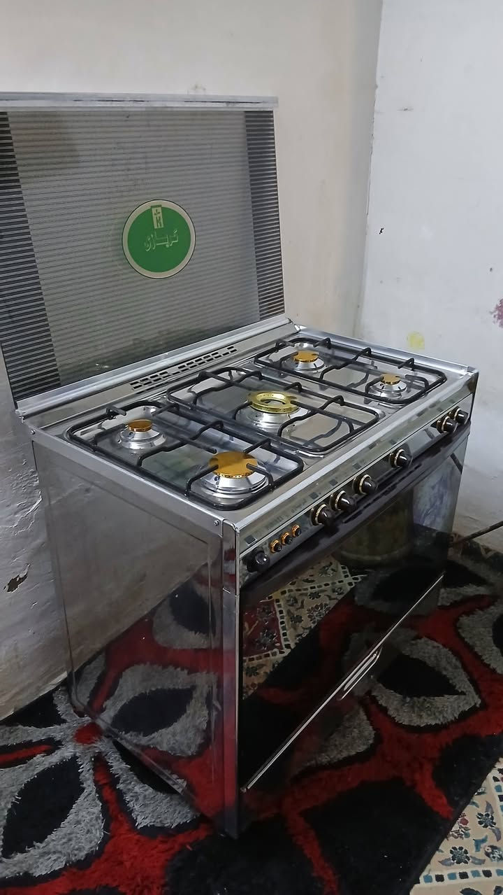 طباخ كريازي مصري كلش نضيف وكلة شغال نارة زركة وعالية فرن شغال ٢٥٠وبي مجال بصيط مكان رحمانية الشعلة واكو توصيل


**إذا كنت صاحب هذا الإعلان وتريد حذفه لأي سبب، رجاءا أرسل رسالة إلى الدعم الفني**