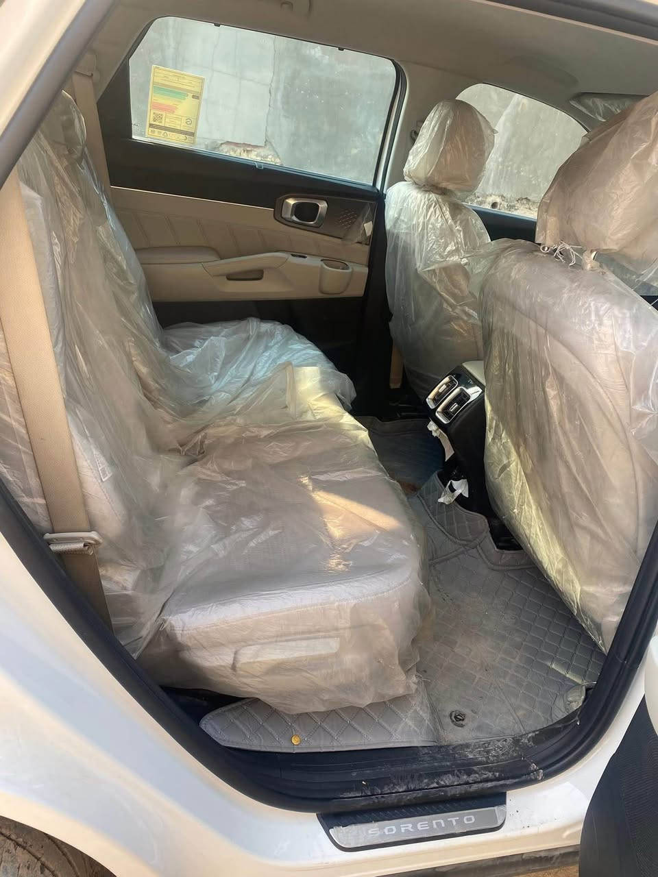 سورنتو ٢٠٢٤ خليجي مجموعه الدوليه 

ماشيه ٤٠ كيلو 

مواصفات 

قماره حديد 

دواخل مخمل 

كراسي كهربائي 

رادار 

٦ سلندر 

٧ راكب 

تشغيل عن بعد 

جنطه كهرباء 

ويل كروم ١٩ 

بيها دخه خفيفه كما موضح بالصور 

تبريد لمس 

رقم بابل 
السعر 280 وبيها مجال
مكفوله 

رقمي *********** حلة, بابل
