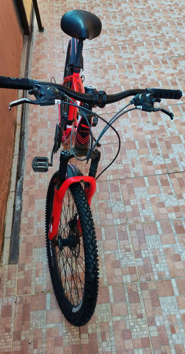 مرحبا دراجة هوائية🚴 مستعملة ونظيفة للبيع
🚲 للبيع دراجة هوائية جبلية

مقاس 26

فرامل ديسك أمامي وخلفي

مساعد أمامي

بيها رفارف أمامي وخلفي

حامل جانبي

حالتها زينة وجاهزة للاستخدام ما تحتاج تصليح

ماركة UPFHHAD المنيوم 

💰 السعر: 124 ألف دينار ( وبيها مجال للتفاوض بالمعقول) 

للمهتمين أو للاستفسار، راسلني خاص.
او اتصل على الرقم ***********

ملاحظة: السعر مناسب، والفحص والمعاينة قبل الشراء.

