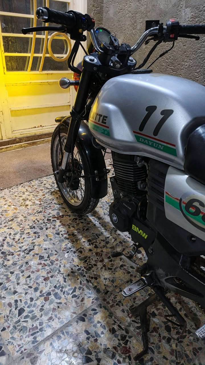 سلام عليكم دراجه لايتي موديل 20 اوراق اصولي
شعدك مراوس نزل 

دراجه خير من الله مرتبه مابيها نقوصات فقط بيرك امامي والصالنصه مبدله مال نفخ غير ذني مابيها ايي نقص كهربائية كلها شغاله اوراقها اصولي وصل معرض بيها دراجه حيل ناشفه وخير من الله سعرها 1225 وبيها مجال مكاني كربلاء حي السلام للاستفسار الاتصال ***********
