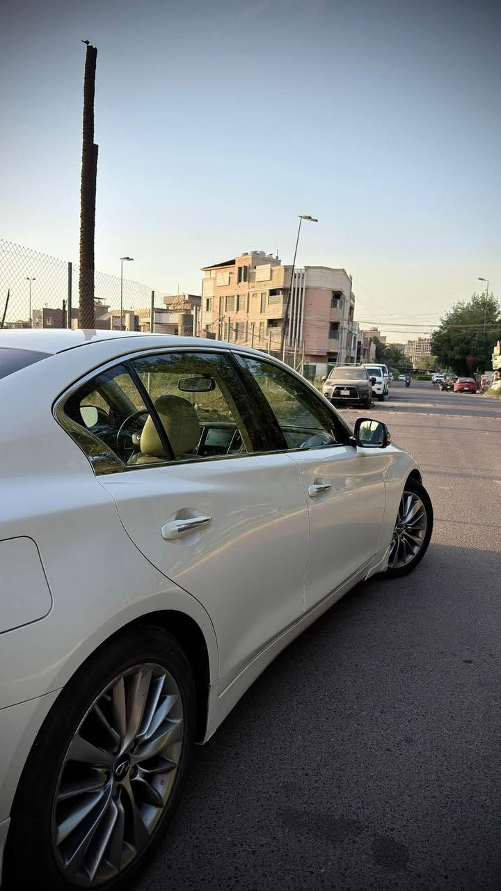 🔥 للبيع | Infiniti Q50 AWD Lux 2022 🔥
للراغبين بالفخامة والأداء الرياضي والقوة، سيارة مميزة بحالة ممتازة ومواصفات متكاملة.
🚘 Infiniti Q50 Lux AWD�📅 موديل 2022�⚙️ محرك 3.0T Twin Turbo�🛣️ ممشى 75,000 كم�🎨 اللون الخارجي: أبيض�🛋️ الداخلية: أبيض وأسود�🇺🇸 وارد أمريكي� ✅ صبغ قطعة واحدة فقط
صور الحادث موجودة ويا الصور
⭐️ المواصفات:�✔️ نظام دفع رباعي AWD�✔️ كاميرات 360 درجة�✔️ حساسات أمامية وخلفية وجانبية 360°�✔️ رادارات أمان�✔️ نظام النقطة العمياء (Blind Spot)�✔️ دخول ذكي بدون مفتاح�✔️ Apple CarPlay Wireless�✔️ كراسي كهربائية�✔️ تدفئة كراسي أمامية�✔️ خزن لمقاعد السائق �✔️ مرايا جانبية كهربائية�✔️ مرايا داخلية تعتيم أوتوماتيكي�✔️ داخلية جلد فاخرة�✔️ مثبت سرعة�✔️ شاشات متعددة�

‎السيارة استخدام شخصي ومعتنى بها بشكل ممتاز، جاهزة للفحص بأي مكان، والمحرك والجير والشاصي بحالة ممتازة.
‎💰 السعر: 19,500 دولار
📍 بغداد
*********** بغداد, العراق
