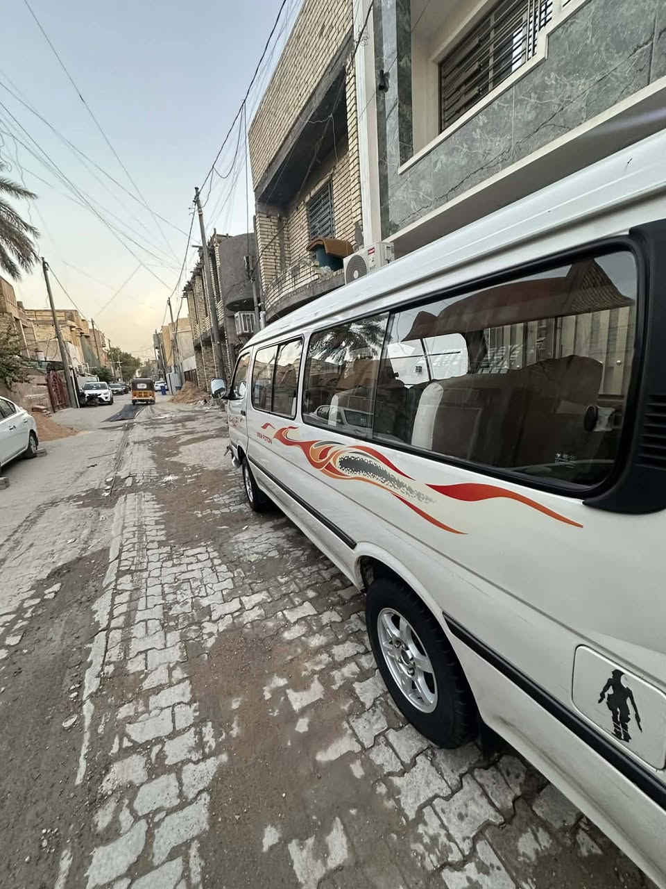 فتون للبيع موديل ١٥ سعر ٨٨ وبيها مجال شيء قليل بيه طخه جوه القبق مال بانزين رقم كربلاء سنويه ٢٠٢٨ رقم تلفوني الاستفسار ***********
