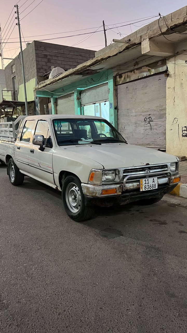 السلام عليكم
بيكم تيوتا موديل 90 
رقم بغداد اوربي بسمي سنويه لل30 
مكينه كير كهربائيات صدر امامي خلفي كله جديد تخم تاير وويل جديد  دوشمه ارضيه ولبطاين ولكشنات جديد لسياره تبريد بس ميشتغل مكينه 3 واي 
العنوان الانبار الرمادي 5كيلو 
السعر 48 وبيه مجال لسياره جاهزه وشغل وامشي وين ميعجبك 
للستفسار ***********
***********
