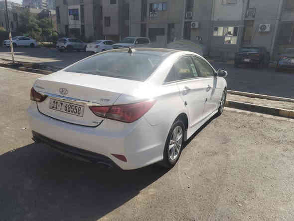 سوناته ٢٠١٤ للبيع سياره فول لمتد ١/١  بصمه بانوراما تبريد قطعتين تيربو مفوله مواصفات السياره بيهه خمس قطع صبغ وحادثهه جاملغ وبنيد مكينه وكير خير من الله حداديه حلوه تراي كلش حلو وناعمه تبريد ثلج تخم تاير دواخل جديده سياره بسمي تحويل مباشر هزه وسنوين جدد العنوان البياع السعر ١٠٤ للاتصال *********** بغداد
