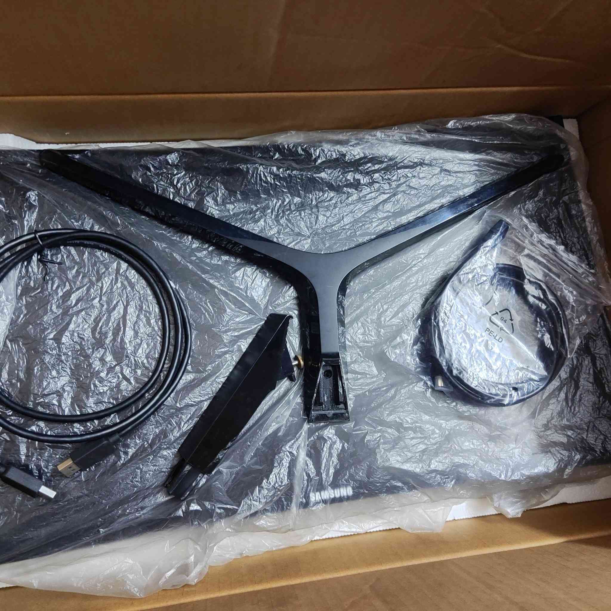 📺 للبيع شاشة سامسونج CG5
💰 السعر: 165,000 دينار عراقي

المواصفات:
ماركة: Samsung
موديل: CG5
شاشة منحنية (Curved)
دقة عرض Full HD 1080p (1920×1080)
معدل تحديث 144Hz
لوحة VA مناسبة للألعاب
استجابة سريعة
تدعم AMD FreeSync
ألوان قوية وأداء ممتاز للألعاب

📦 الملحقات:

واير HDMI
واير DisplayPort

📍 المكان: بغداد – دورة الأثوريين
📞 رقم الهاتف / واتساب:

***********
📲 التواصل واتساب فقط
