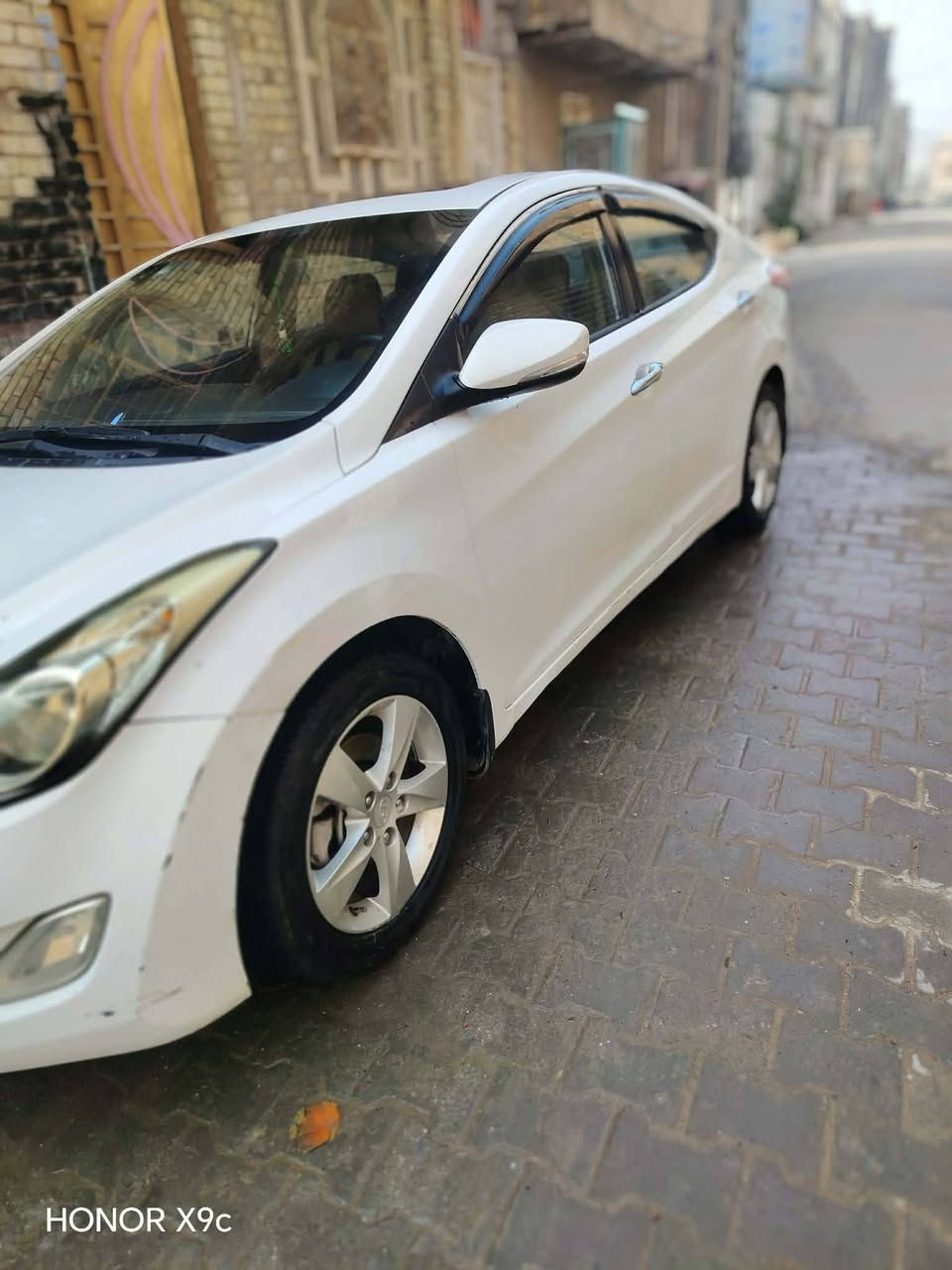 النترا موديل 2014 فول مواصفات بيها جاملغ امامي صبغ +بارد بالباب مكينه 1800 سنويه جديده بسمنه رقم نكليزي نجف رقم الاتصال***********
