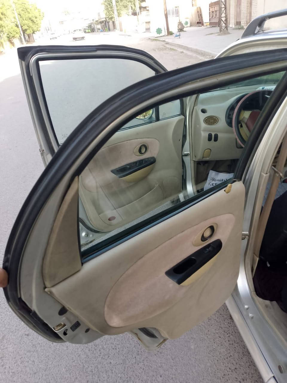 السلام عليكم عندي سيارة كيوكيو نظيف جدا محرك مكفول كيرمكفول تخم تاير موديل 2013سيارةمصبوغ عام مكان السيارة بغداد حي العدل شارع الأسواق المركزي السعر 35ورقة وبهة مجال الشراي رقم الهاتف *********** شاشة كامرة خلفي سيارة مكفول من الكهربائيت
