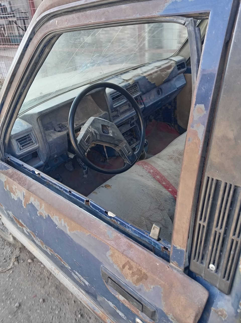 من رخصت ادمن بيكم موديل ٨٥ بدون تحويل تكفل سرقة وطلب عشائر سعر ١٦ وبي مجال عنوان دوانيه البدير رقم ***********
