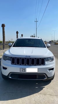 جراند شيروكي • ٢٠١٧ • كلين تايتل