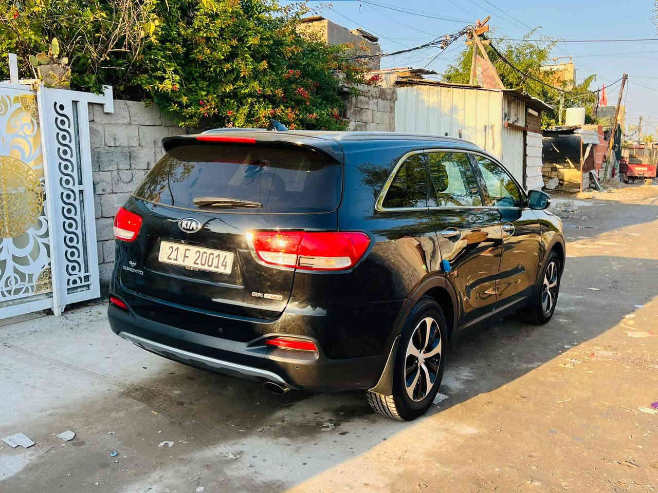 السلام عليكم سورنتو وارد امريكي  مديل 2016 محرك 4سلندر 2400 فول مواصفات ماعدا الفتحه مواصفات ex كشنات جلد  جنطه كهرباء بيها قطعتين تبديل جاملغ وبنيد مكفول الشواصي واللغد جاهزه من كلشي تدفئ وتبريد سياره بأسمي تحويل ثاني يوم سنويه 2028  السعر 160 بيها مجال بسيط  العنوان بغداد الشعب للاستفسار ***********
