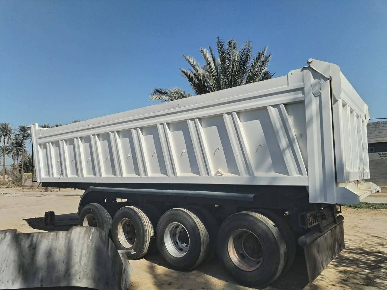 للبيع عريانه 4 محاور
مكفوله كفاله عامه
دناكير 16
ذرعه 28 وي تعلاوه
للاستفسار ***********
