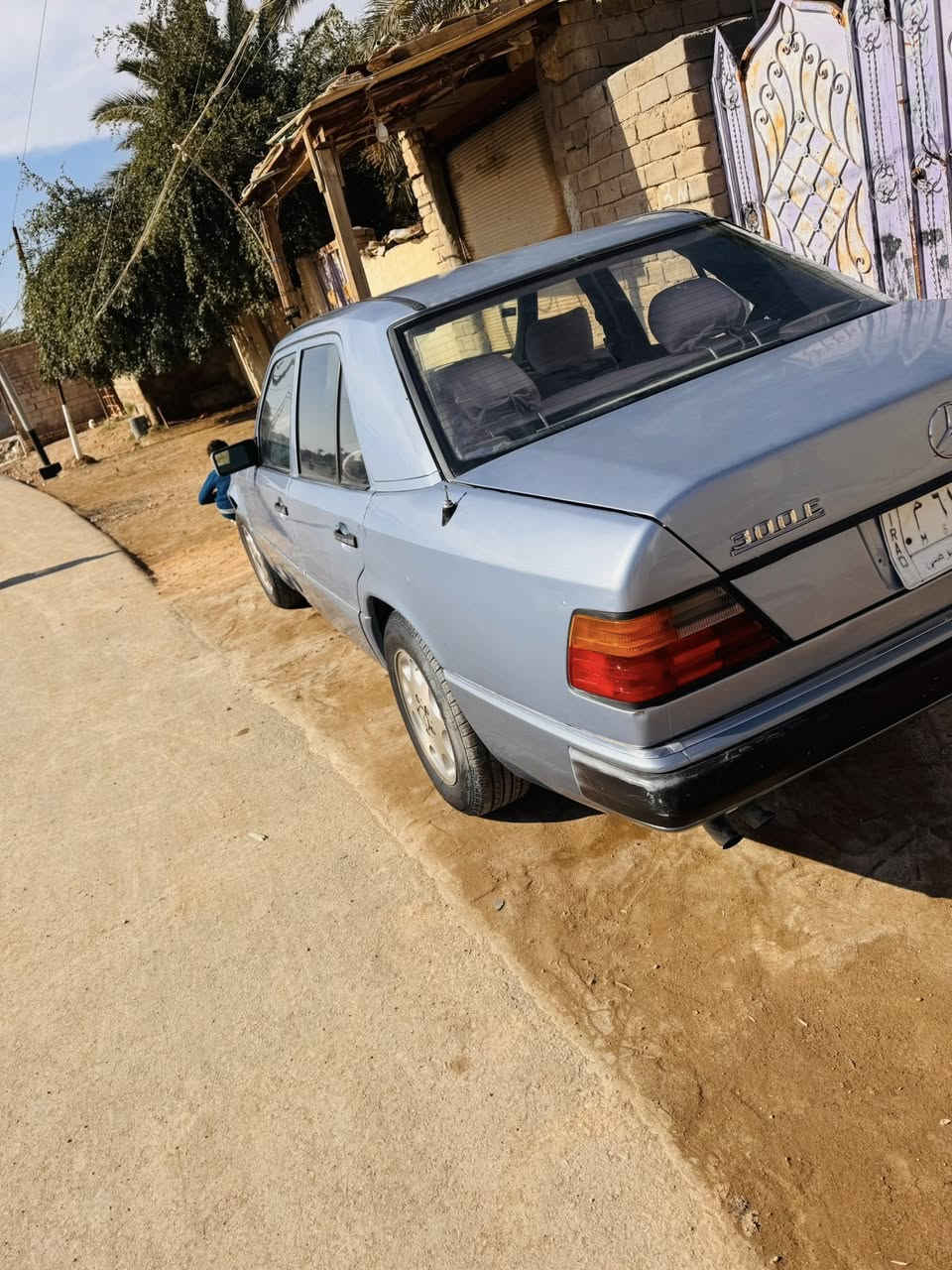 السلام عليكم للبيع مارسدس دب مديل 1991 مكينه محور 3000 فيفيتي السيارة مكفوله كفاله عامه فقط صبغ جماليه قواعد دبلات بلاد سياره جديده رقم بغداد لحد 2027 تخم تاتي باتري جديد سياره ندكره مكينه كير خير من الله تبريد شغال سياره فول سعر السيارة 70  وبيه مجال مكان السيارة ناصريه الاستفسار ***********
