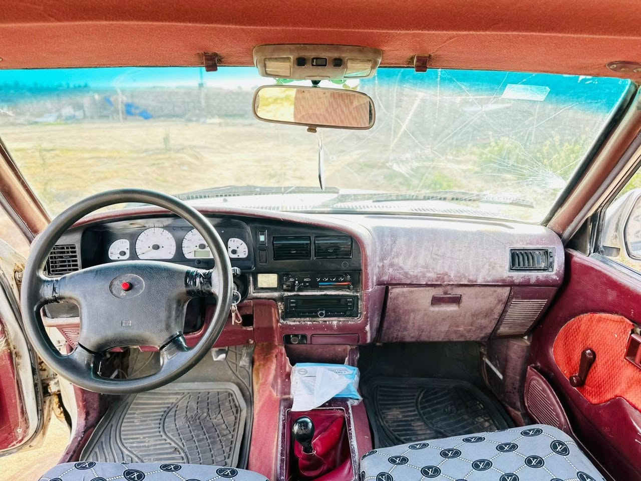 السلام عليكم

للبيع ومتاح بيكم دير موديل 2006 منفيس محرك وگير وشاصي شرط والگشر والغرفه شوف العين تايرات نص عمر ويل كروم خمسه مع الاسبير السعر 23 ورقه بي مجال قليل المكان الشرگاط للإستفسار والأتصال/***********///***********///
